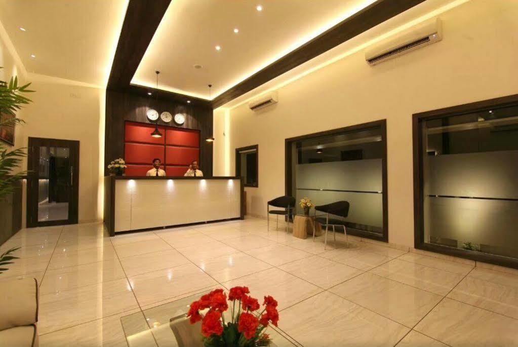 Hotel Executive Inn Taloje Budrukh Zewnętrze zdjęcie