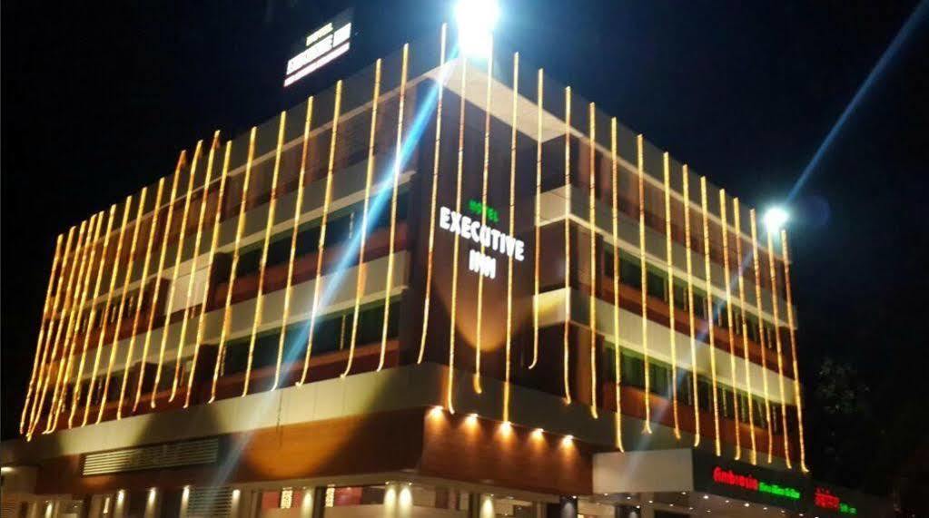 Hotel Executive Inn Taloje Budrukh Zewnętrze zdjęcie